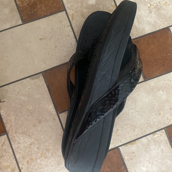 Women’s Vionic Laser Cut Leather and Fabric Black- Tide II Flip Flop, Sz. U.S. 8 - Picture 8 of 8